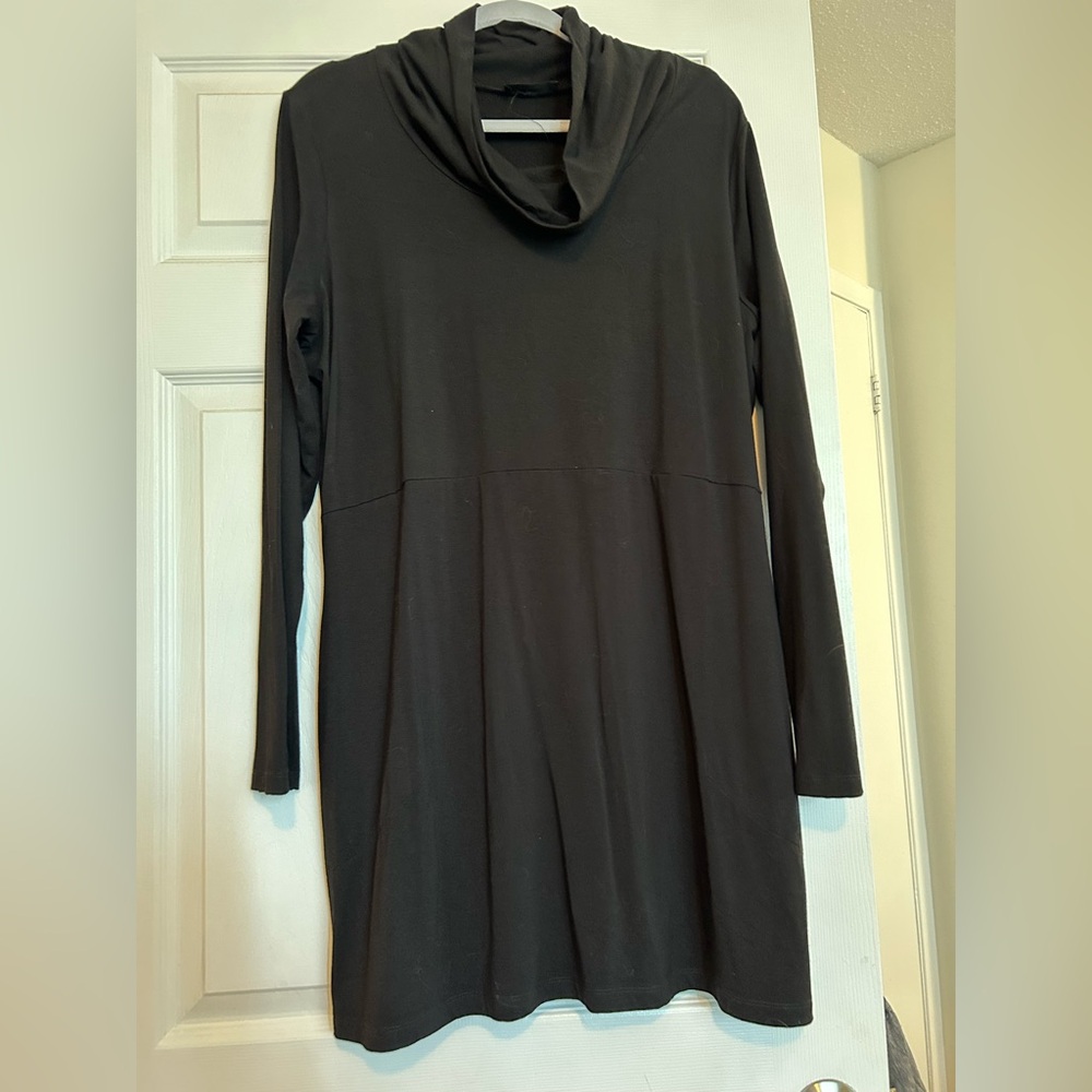 Miik- Black Cowl Neck Long Sleeve Tunic. Canadian Made. 🇨🇦